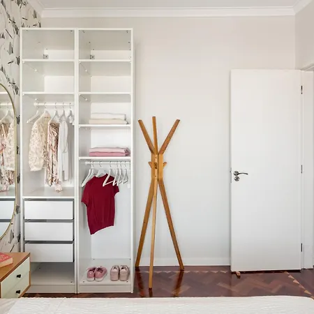 Bright Coastal Retreat In 코스타 다 카파리카