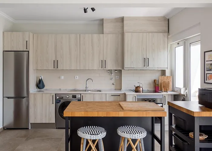 شقة Bright Coastal Retreat In *