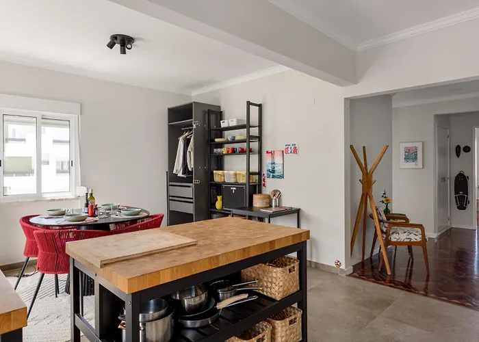 Bright Coastal Retreat In * كوستا دا كاباريكا