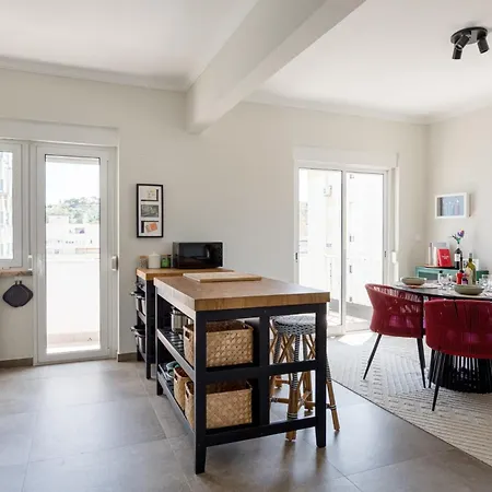 Appartamento Bright Coastal Retreat In Costa da Caparica