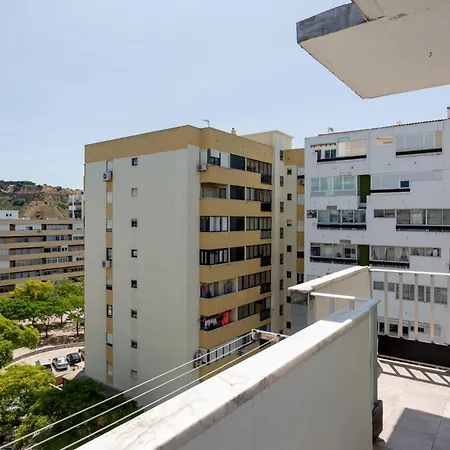 Apartment Bright Coastal Retreat In Costa da Caparica